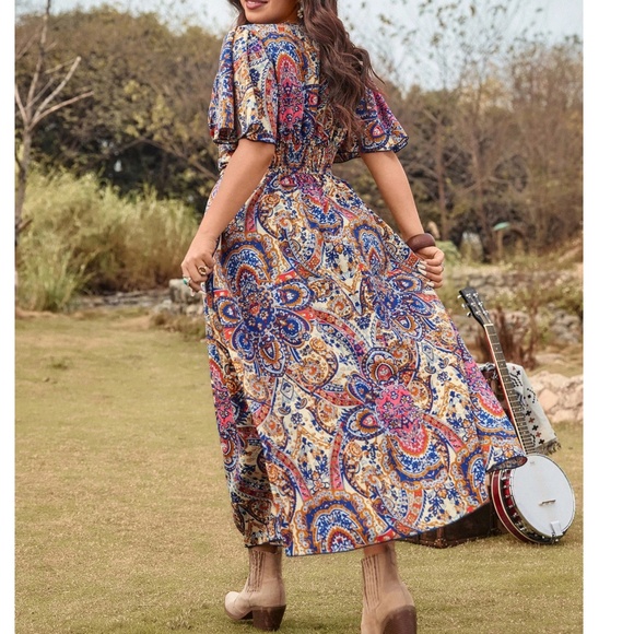 Plus Colorful Paisley print Butterfly Sleeve Maxi Dress - Picture 2 of 5